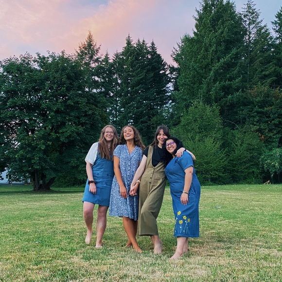 Meet your Posher, Kat - Picture 2 of 3